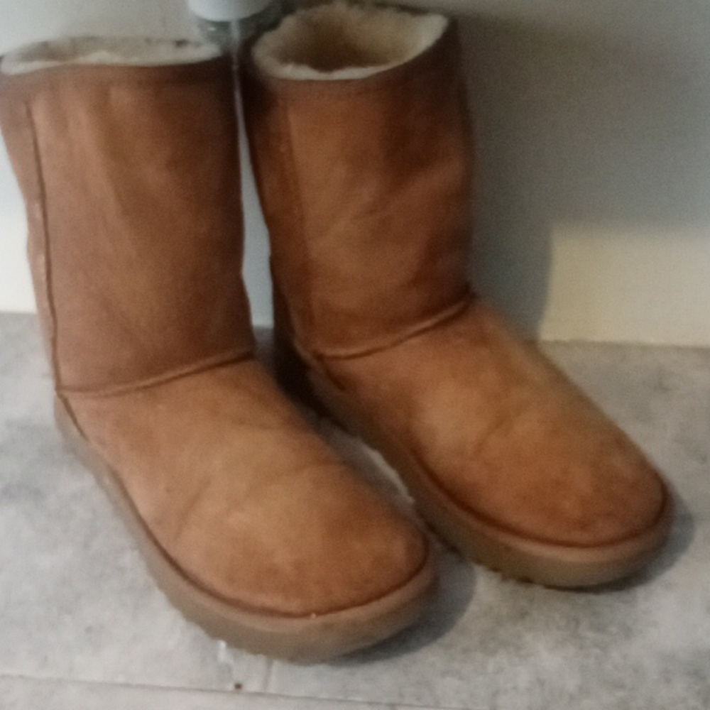 UGG boots size 10 women  Great Winter Boots at a discount!